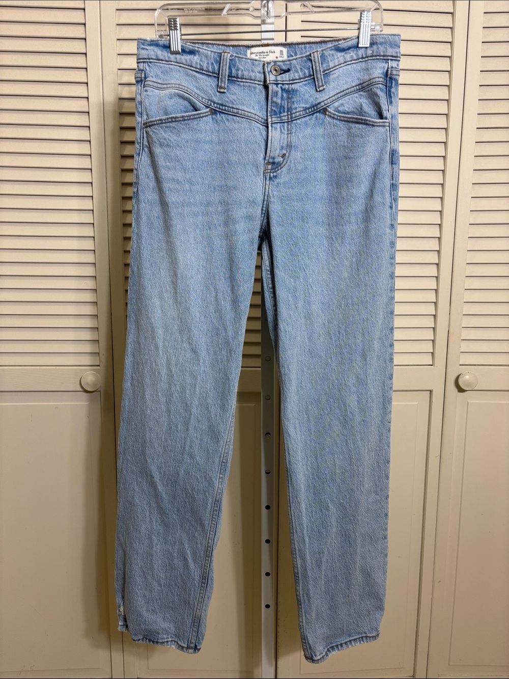 Abercrombie & Fitch Light Blue Straight Leg Mid Rise Women’s Jeans Size 10 Reg